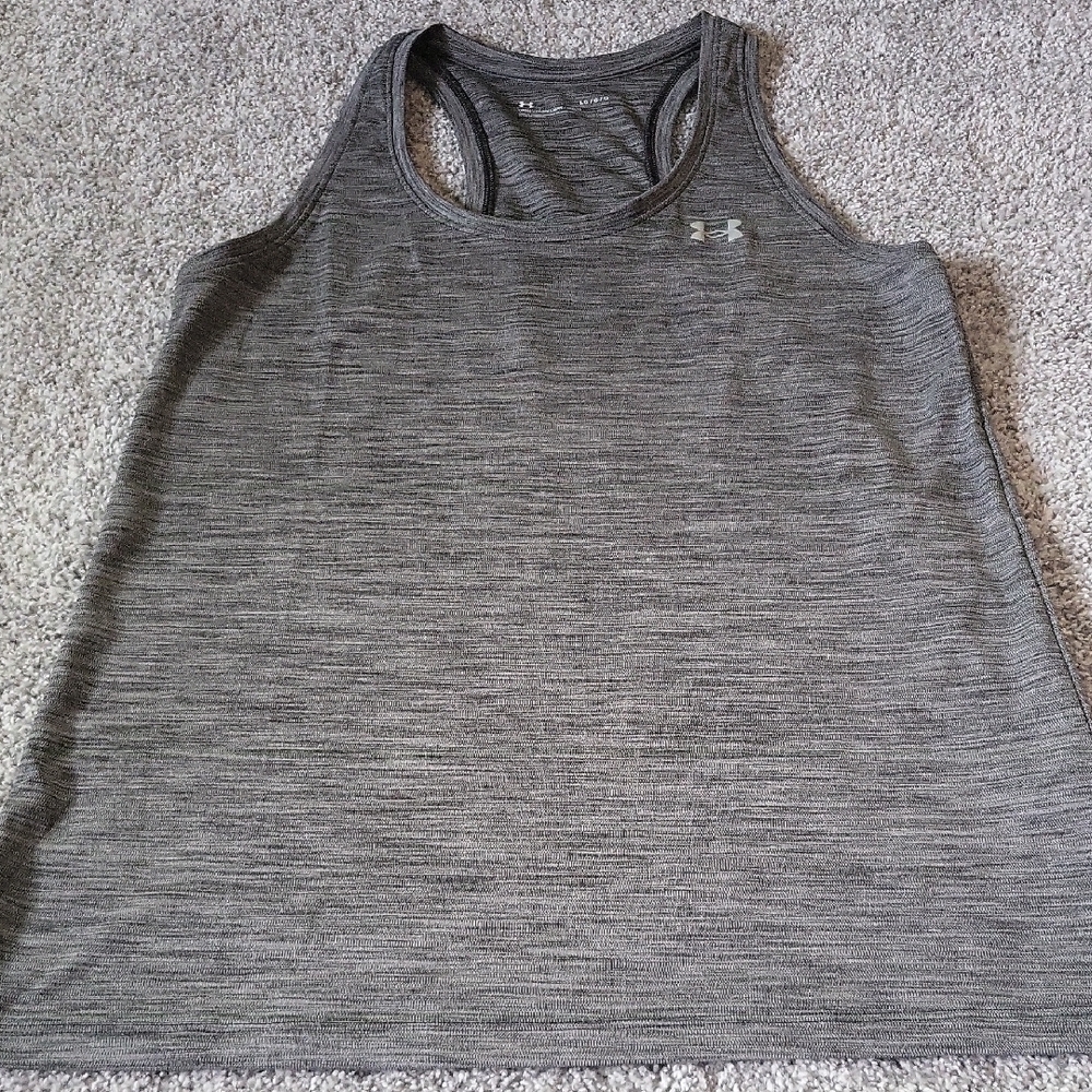 Under Armour Gray Sleeveless Relaxed Tank Top